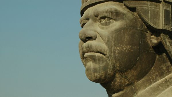 uf]hggi dhsv sfuh,d لاجئ سياسي غادر العراق وهو ابن 8 سنوات