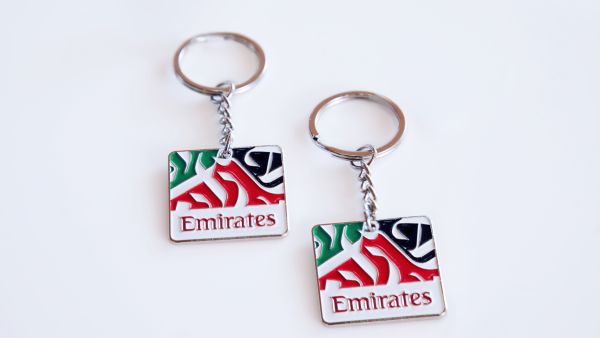متجر طيران الإمارات الرسمي يطرح تذكارات خاصة باليوم الوطني