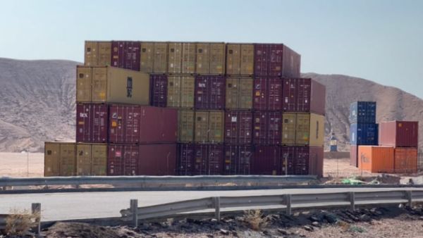 حاويات مكدسة في ميناء العقبة الاردني - الصورة عن موقع رؤيا حاويات مكدسة في ميناء العقبة الاردني - الصورة عن موقع رؤيا