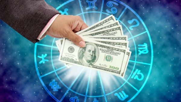 توقعات الأبراج الأكثر حظًا في المال عام 2023