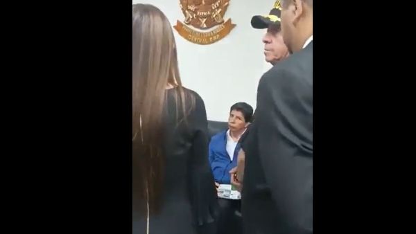 انقلاب في البيرو والرئيس كاستيلو في قبضة الامن
