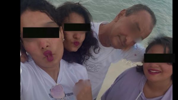 صورة متداولة عن رجل الاعمال الراحل محمد الامين مع مراهقات