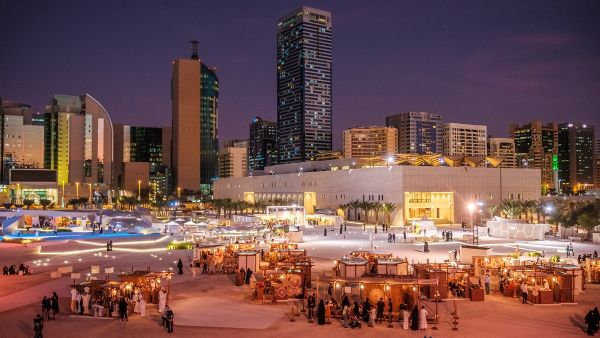 مهرجان الحصن يعود إلى أبوظبي للاحتفاء بتراثها العريق وثقافتها النابضة بالحياة