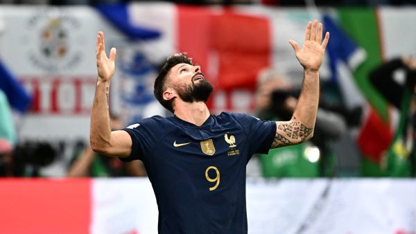 France's forward #09 Olivier Giroud celebrates scoring his team's second goal aduring the Qatar 2022 World Cup quarter-final football match between England and France at the Al-Bayt Stadium in Al Khor, north of Doha, on December 10, 2022. (Photo by GABRIEL BOUYS / AFP)