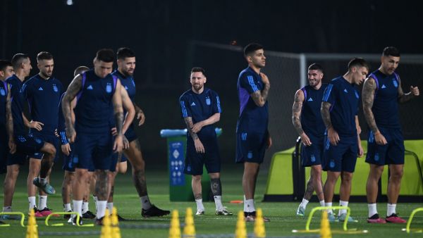 Argentina's forward #10 Lionel Messi (C) and his teammates take part in a training session at Qatar University training site 3 in Doha on December 17, 2022, on the eve of the Qatar 2022 World Cup football final match between Argentina and France. (Photo by Kirill KUDRYAVTSEV / AFP)