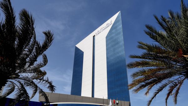 غرفة تجارة دبي تنظّم ندوة افتراضية تستعرض خلالها الجوانب القانونية لسوق التجارة الإلكترونية في الدولة 