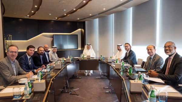 «تبريد مناطق دبي» تبحث طرق حماية الموارد الطبيعية  وخفض البصمة الكربونية