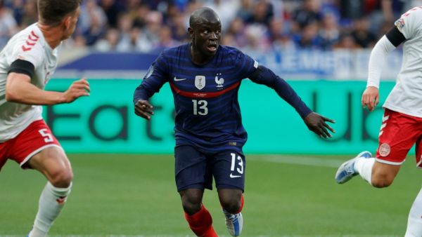 France's midfielder N'Golo Kante (C) controls the ball during the UEFA Nations League - League A Group 1 first leg football match between France and Denmark at the Stade de France in Saint-Denis, north of Paris, on June 3, 2022. (Photo by Geoffroy VAN DER HASSELT / AFP)