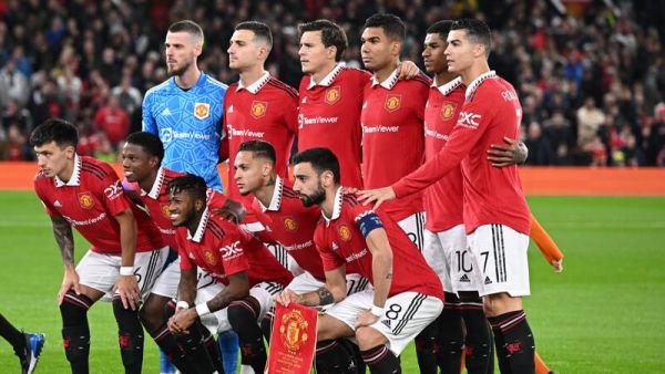 Manchester United's players pose for a pre-game photo ahead of the UEFA Europa League Group E football match between Manchester United and Omonoia Nicosia, at Old Trafford stadium, in Manchester, north-west England, on October 13, 2022. (Photo by Oli SCARFF / AFP)