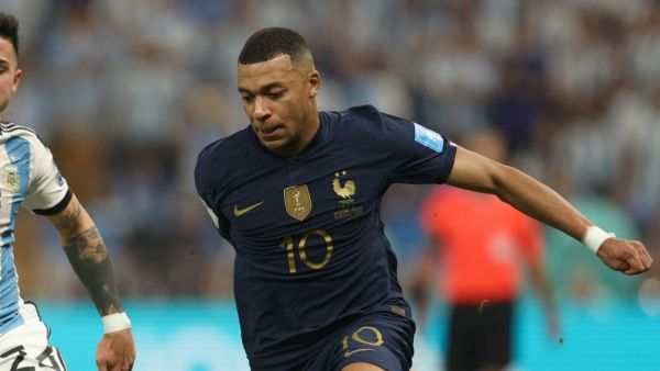 France's forward #10 Kylian Mbappe during the Qatar 2022 World Cup final football match between Argentina and France at Lusail Stadium in Lusail, north of Doha on December 18, 2022. (Photo by Adrian DENNIS / AFP)