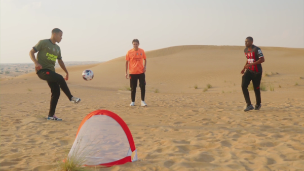 During the event AC Milan, Arsenal and Olympique Lyonnais players take on Emirates’ version of the ‘street’ football challenge in Dubai