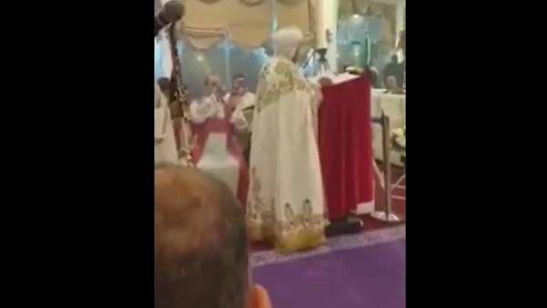 قداس للمسيحيين في السعودية - لقطة شاشه