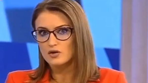  أعطت مقدّمة البرنامج الكلمة للوزير، الا انه اجاب بصوت شخير مرتفع