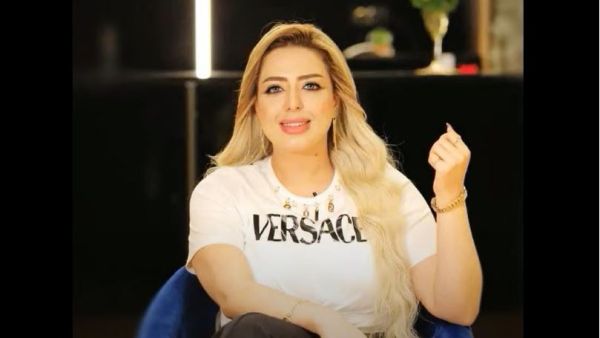 الاعلامية في قناة النهار المصرية منى العمدة