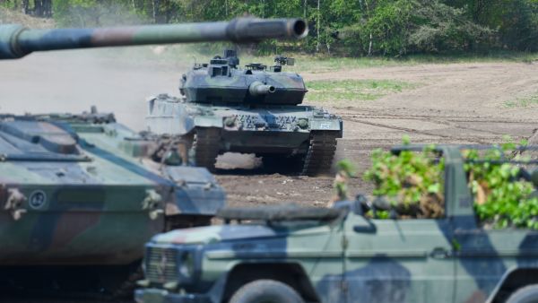 Germany on January 25, 2023 approved the delivery of Leopard 2 tanks to Ukraine, after weeks of pressure from Kyiv and many allies. (Photo by PATRIK STOLLARZ / AFP) Leopard tanks