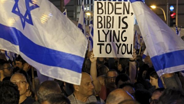 Mass protest in Tel Aviv