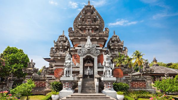 Etihad Airways is strengthening air connectivity between Abu Dhabi and Indonesia. Twice as Nice: Etihad Airways Goes Double Daily to Jakarta
