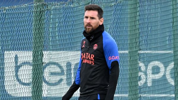 Paris Saint-Germain's Argentine forward Lionel Messi takes part in a training session at the club's "Camp des Loges" training ground in Saint-Germain-en-Laye, west of Paris on January 5, 2023. (Photo by Bertrand GUAY / AFP)