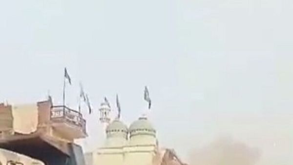 هدم مسجد "شاهي" التاريخي الذي تم بناؤه في القرن السادس عشر في الهند