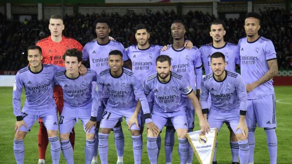 Real Madrid's players pose prior to the Spain's Copa del Rey (King's Cup) round of 32, first leg, footbal match between CP Cacereno and Real Madrid CF at the Principe Felipe stadium in Caceres, on January 3, 2023. (Photo by CRISTINA QUICLER / AFP)
