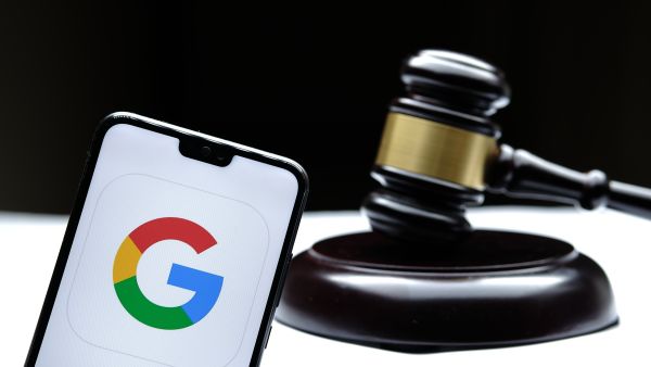 US sues Google 