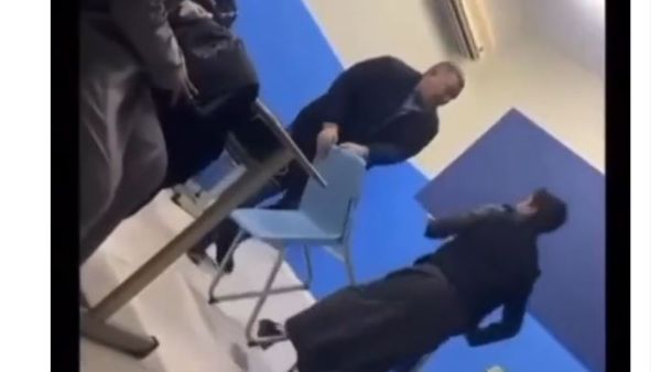 ادارة تعليم حفر الباطن فصلت المدرس المعتدي