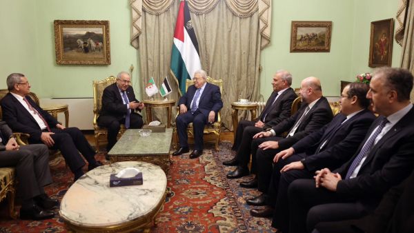 الرئيس الفلسطيني مستقبلا رمطان لعمامرة