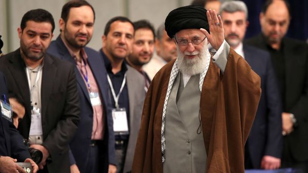 المرشد الأعلى الإيراني آية الله علي خامنئي