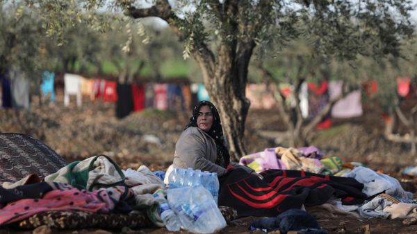 Syrian women sleeps in the wild 