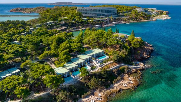 Luxury brand celebrates eight years of continued leadership with a total of 73 Five-Star awards across its global portfolio of hotels, resorts, restaurants, and spas – the most held by any hospitality company Four Seasons Achieves Record Number of Forbes Travel Guide Five-Star Awards