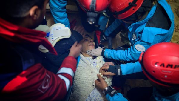 انقاذ ستينية وطفل بعد اسبوع من الاثنين الاسود