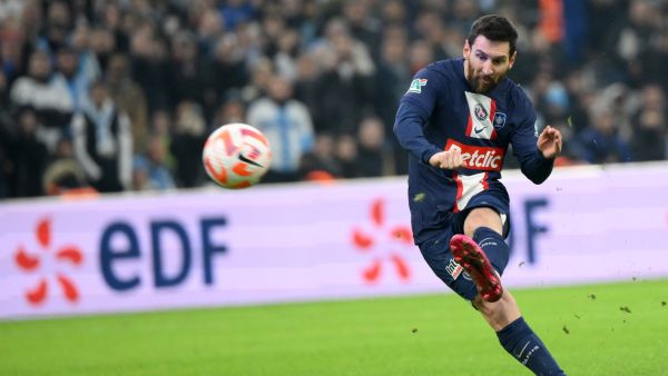 Paris Saint-Germain's Argentine forward Lionel Messi takes a free kick during the French Cup round of 16 football match between Olympique Marseille (OM) and Paris Saint-Germain (PSG) at Stade Velodrome in Marseille, southern France on February 8, 2023. (Photo by NICOLAS TUCAT / AFP)