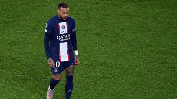Paris Saint-Germain's Brazilian forward Neymar leaves the pitch at the half-time of the UEFA Champions League football match between Paris Saint-Germain (PSG) and Bayern Munich (FC Bayern Muenchen) at the Parc des Princes in Paris, on February 14, 2023. (Photo by Alain JOCARD / AFP)