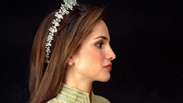 نظرة على أشهر تيجان الملكة رانيا 