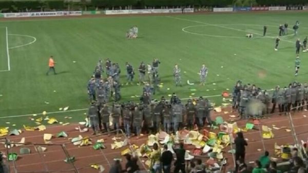 تدخل الجيش اللبناني خلال المباراه (لقطة شاشه)
