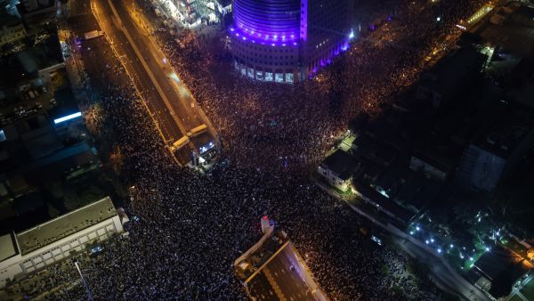  نتنياهو يصر على تعديل النظام القضائي لحماية نفسه من تهم الفساد