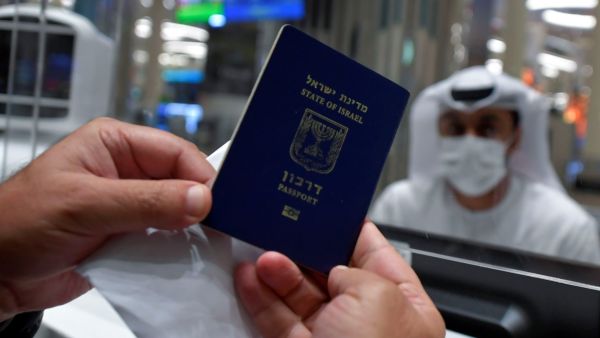 مطار دبي في الإمارات العربية