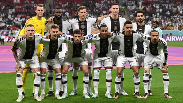 Germany's team players pose before the start of the Qatar 2022 World Cup Group E football match between Costa Rica and Germany at the Al-Bayt Stadium in Al Khor, north of Doha on December 1, 2022. (Photo by INA FASSBENDER / AFP)