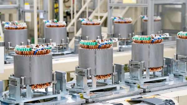 Reducing costs via the sharing and modularization of EV and e-POWER core components Nissan unveils new approach to electrified powertrain development