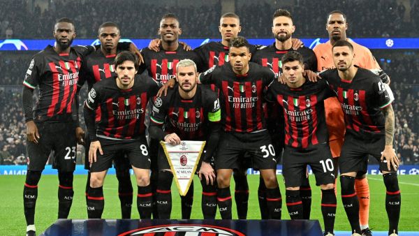 AC Milan's players pose for team photo during the UEFA Champions League round of 16 second-leg football match between Tottenham Hotspur and Milan AC at Tottenham Hotspur Stadium in London on March 8, 2023. (Photo by JUSTIN TALLIS / AFP)