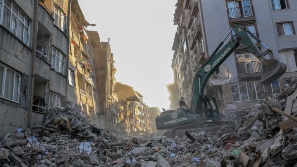 الزلزال المدمر الذي ضرب تركيا وسوريا، في السادس من شباط/فبراير الماضي، بلغت قوته 7.7 درجة
