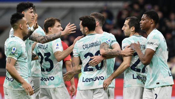 nter Milan's Armenian midfielder Henrikh Mkhitaryan (2ndR) celebrates with teammates after opening the scoring during the Italian Serie A football match between Inter and Lecce on March 5, 2023 at the San Siro (Giuseppe-Meazza) stadium in Milan. (Photo by Isabella BONOTTO / AFP)