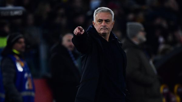 AS Roma's Portuguese coach Jose Mourinho gives instructions during the Italian Serie A football match between AS Roma and Juventus on March 5, 2023 at the Olympic stadium in Rome. (Photo by Filippo MONTEFORTE / AFP)