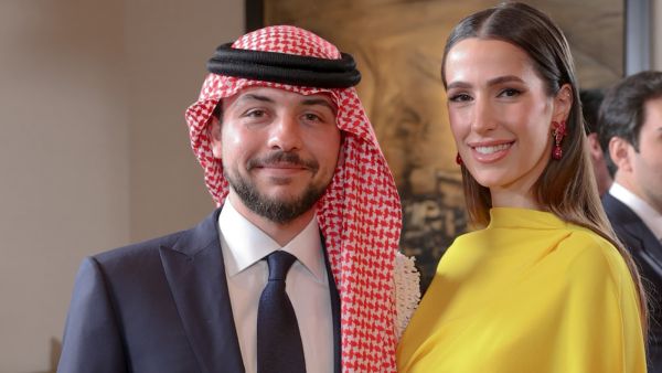 تفاصيل إطلالة رجوة بنت خالد آل سيف خطيبة الأمير حسين