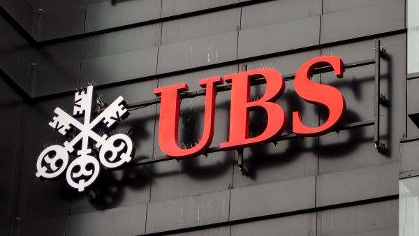 UBS takes over Credit Suisse