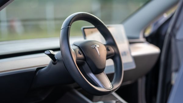 Tesla steering issue
