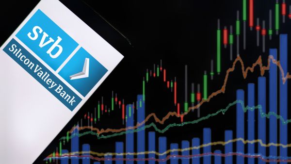 أبرز انهيارات البنوك عبر التاريخ