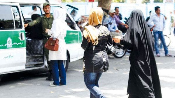اعتقالات يومية في ايران- الصورة عن مواقع التواصل