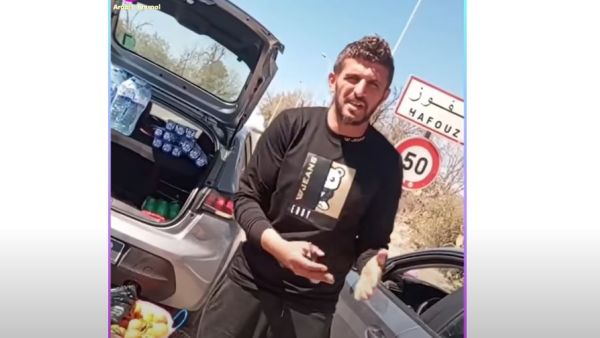 ولعب عيساوي في أندية كرة قدم تنشط في الدرجة المحترفة في الدوري التونسي، ولكنه لا ينتمي إلى ناد في الفترة الحالية.