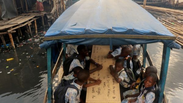 مدرسة عائمة للفقراء في نيجيريا